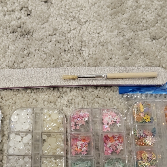 Nail Kit 💅 - Picture 11 of 13